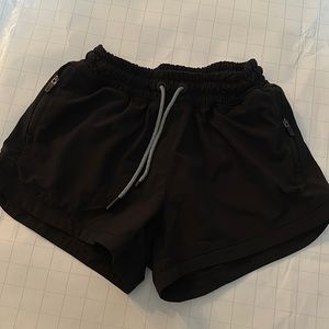 Athleta girl all play 3" black shorts